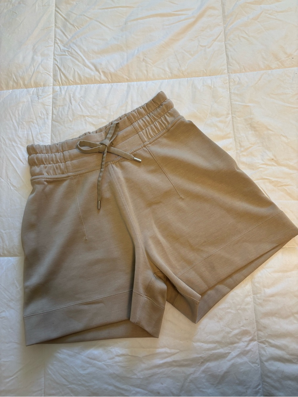 Lululemon Size 2 Women’s Shorts